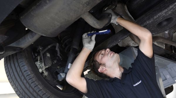 maintenance-breakdown-repair-4.jpg.ximg.l_6_m.smart