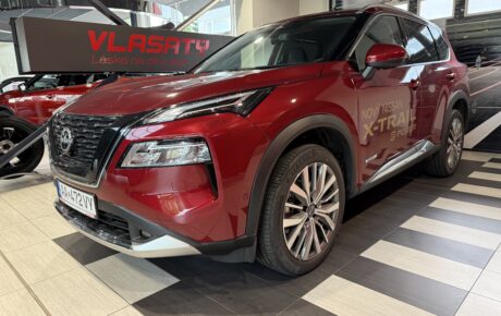 NISSAN X-TRAIL e-POWER e-4ORCE HYBRID 1,5 VC-T 213k 4WD, TEKNA + Kožený interiér NAPPA čierna + Audiosystém BOSE + 20″ disky z ľahkých zliatin