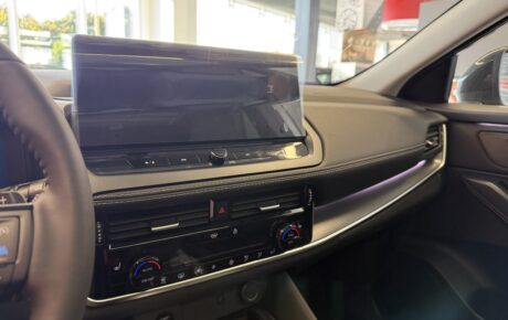 NOVÝ NISSAN QASHQAI 1,3 DIG-T Mild Hybrid 116kW/158k X-TRONIC N-CONNECTA + Balík WARM + Presklená strecha