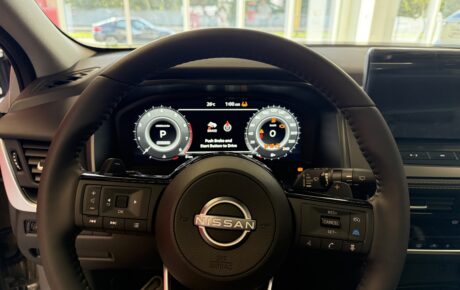 NOVÝ NISSAN QASHQAI 1,3 DIG-T Mild Hybrid 116kW/158k X-TRONIC N-CONNECTA + Balík WARM + Presklená strecha