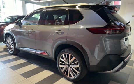 NOVÝ NISSAN X-TRAIL e-POWER e-4ORCE 1,5 VC-T 213k TEKNA + Kožený interiér NAPPA čierna + Audiosystém BOSE + 20″ disky z ľahkých zliatin