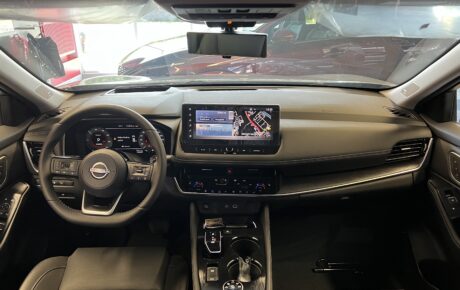 NOVÝ NISSAN X-TRAIL e-POWER e-4ORCE 1,5 VC-T 213k TEKNA + Kožený interiér NAPPA čierna + Audiosystém BOSE + 20″ disky z ľahkých zliatin